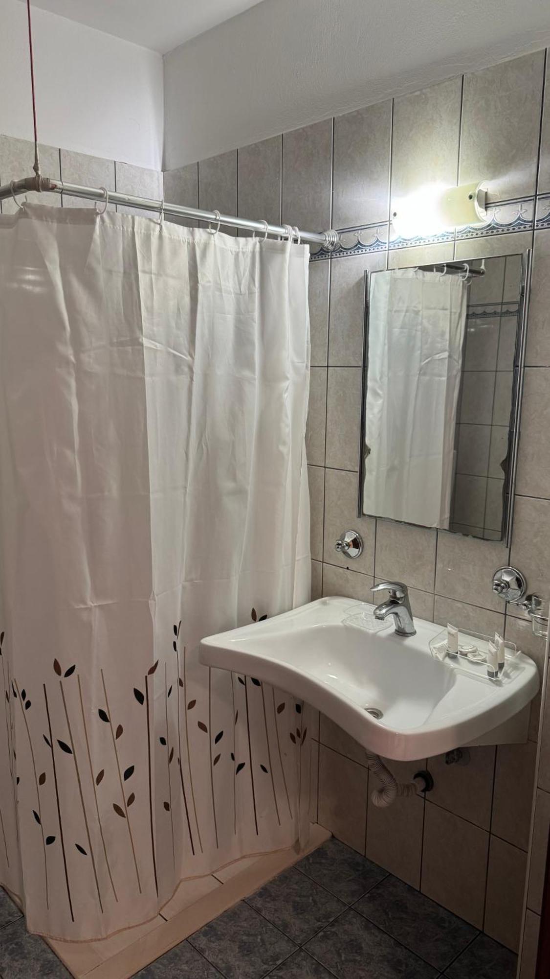 Chrisovalanto Hotel Sivota  Bilik gambar